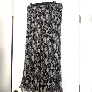 NWOT - Charter Club Wrap Skirt Black & Gray Size 12